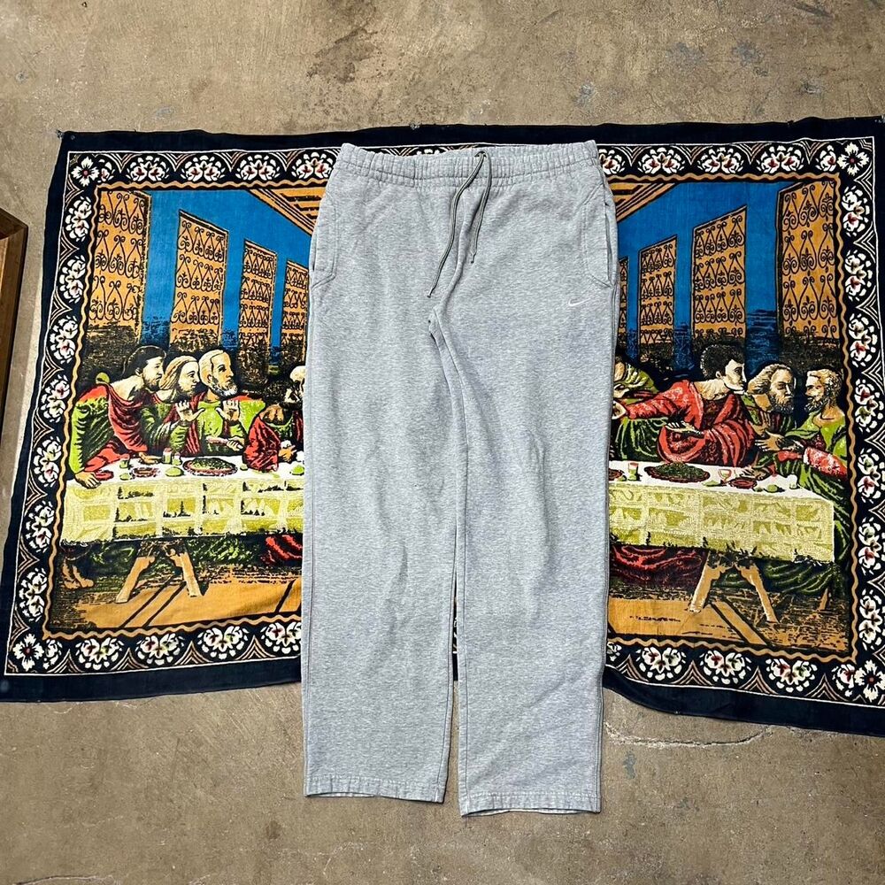 Grey Nike baggy sweatpants Size medium embroidered skater sportswear swoosh